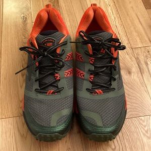 Brooks Mens Cascadia 12 running shoe